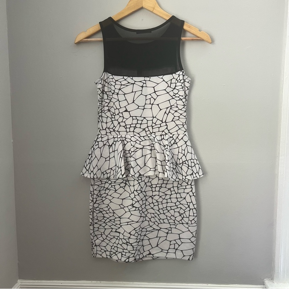 Soprano sleeveless mesh top pebble design ruffle peplum dress S black white
